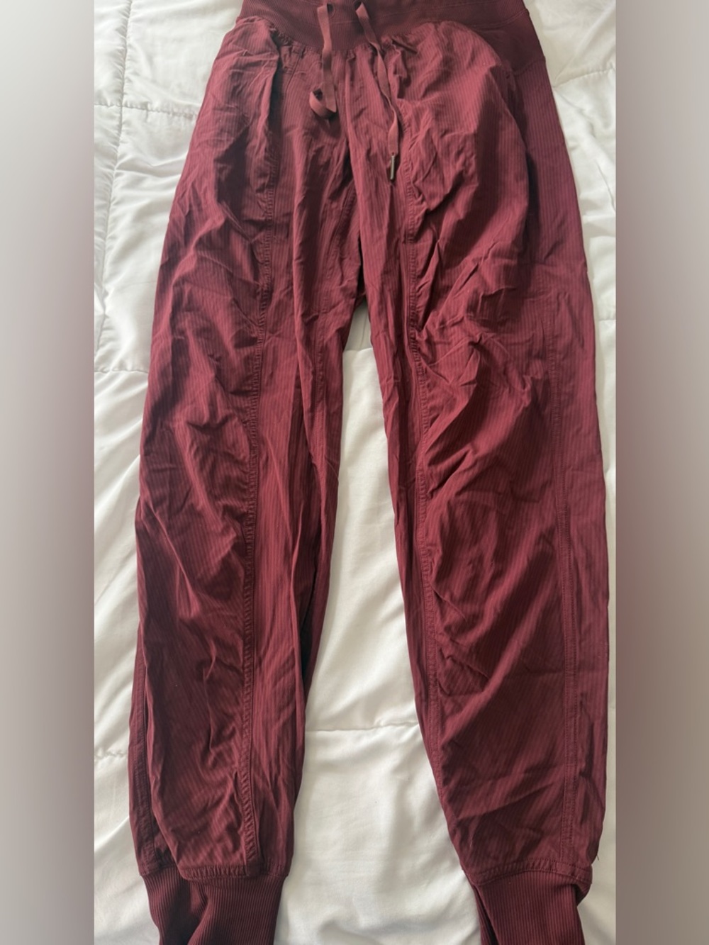 Lululemon Athletica Women’s Dace Studio Jogger Pants in Burgundy